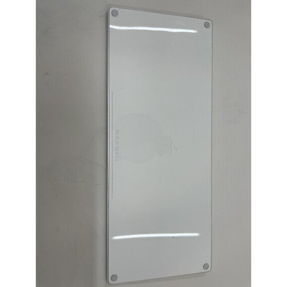 Apple Magic Keyboard Wireless Bluetooth Rechargeable US English Layout - Picture 2 of 5